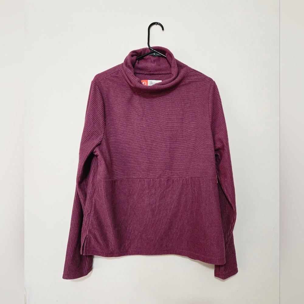 NWT Womens Pullover